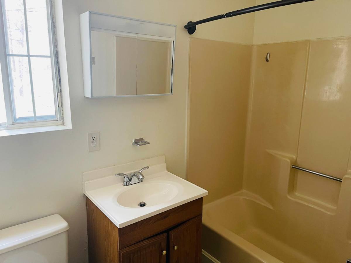 Apartment for rent at 27 Maple Ave #6, Goffstown, NH 03045