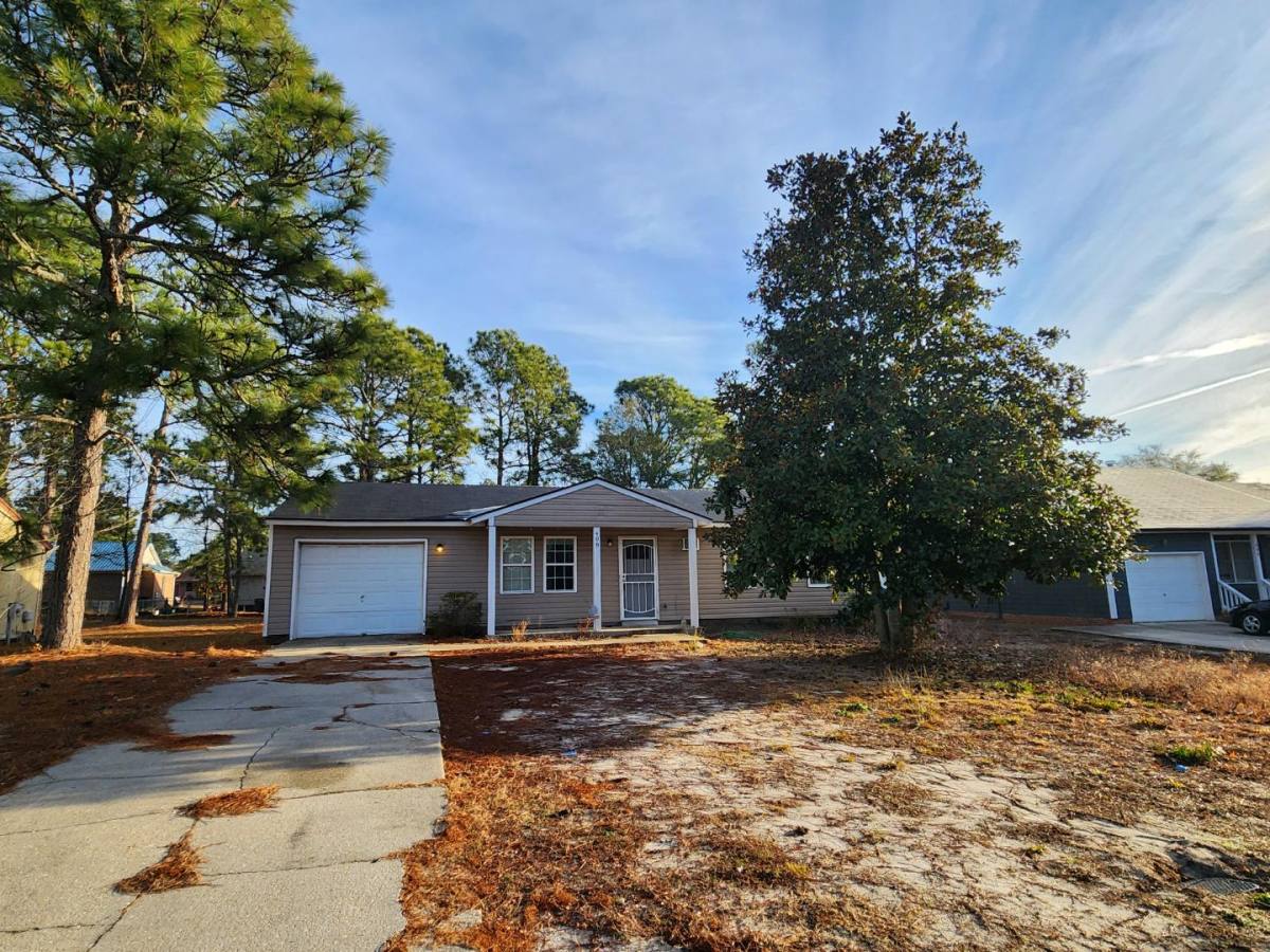 House for rent at 408 Sheila St, Hope Mills, NC 28348