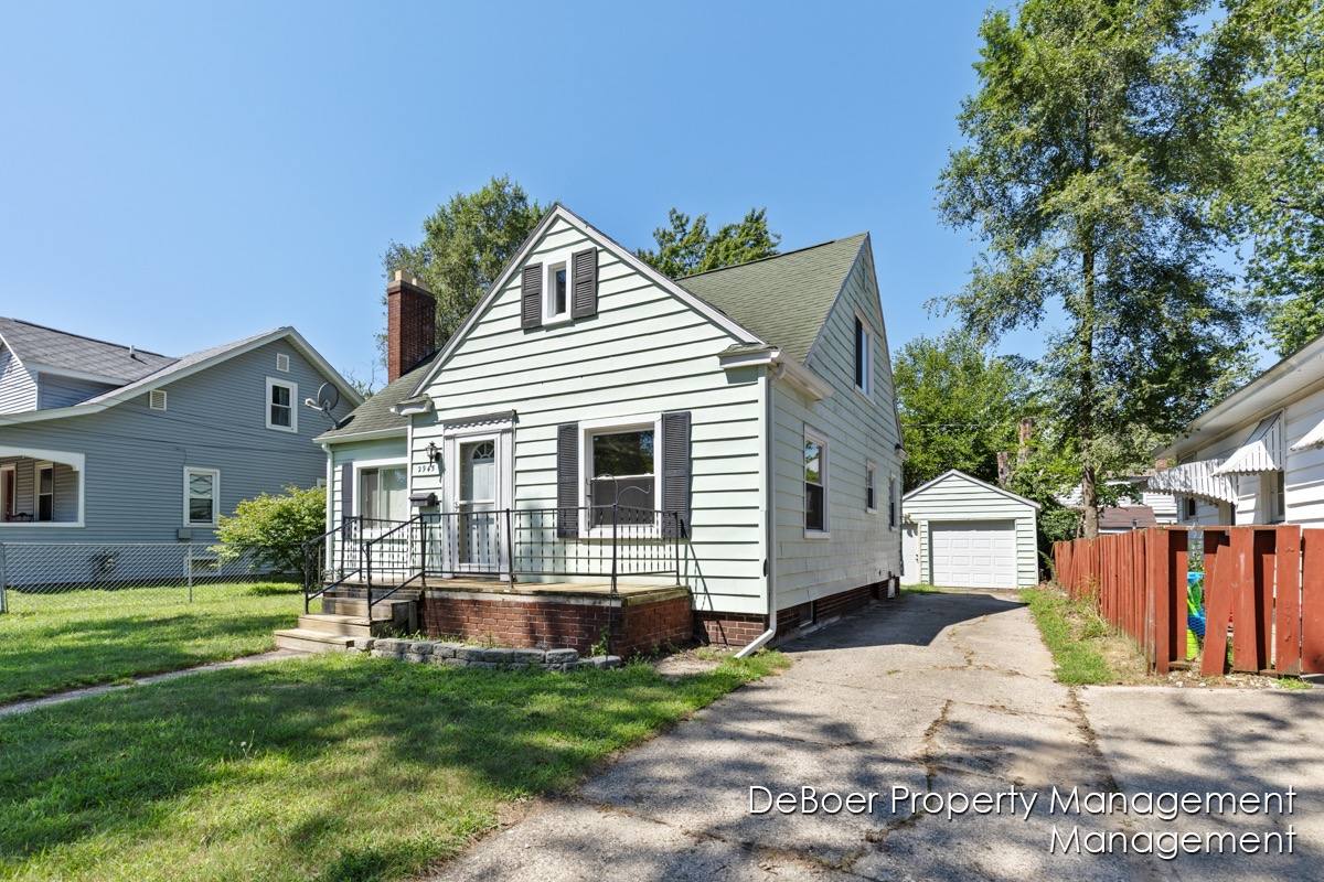 House for rent at 2945 Roosevelt Rd, Muskegon, MI 49441