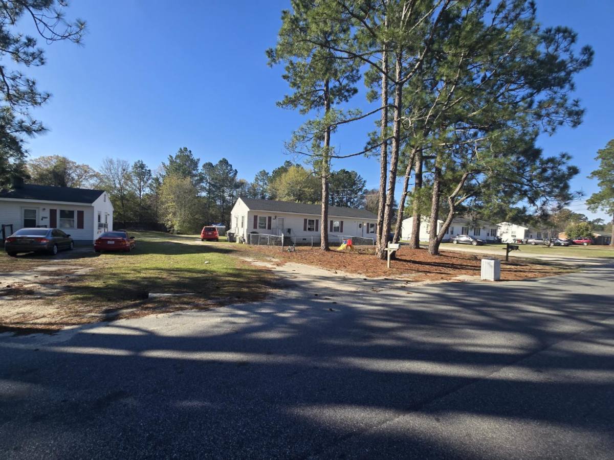 Townhouse for rent at 1547 Center St, Fayetteville, NC 28311