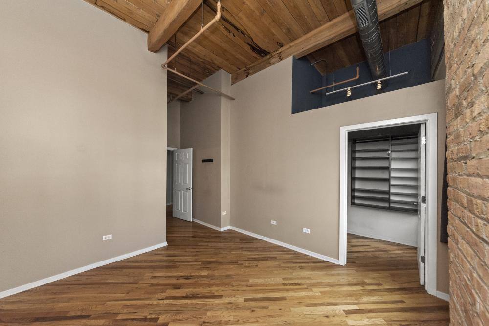Apartment for rent at 1040 W Adams #610, Chicago, IL 60607