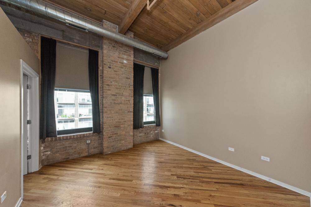 Apartment for rent at 1040 W Adams #610, Chicago, IL 60607