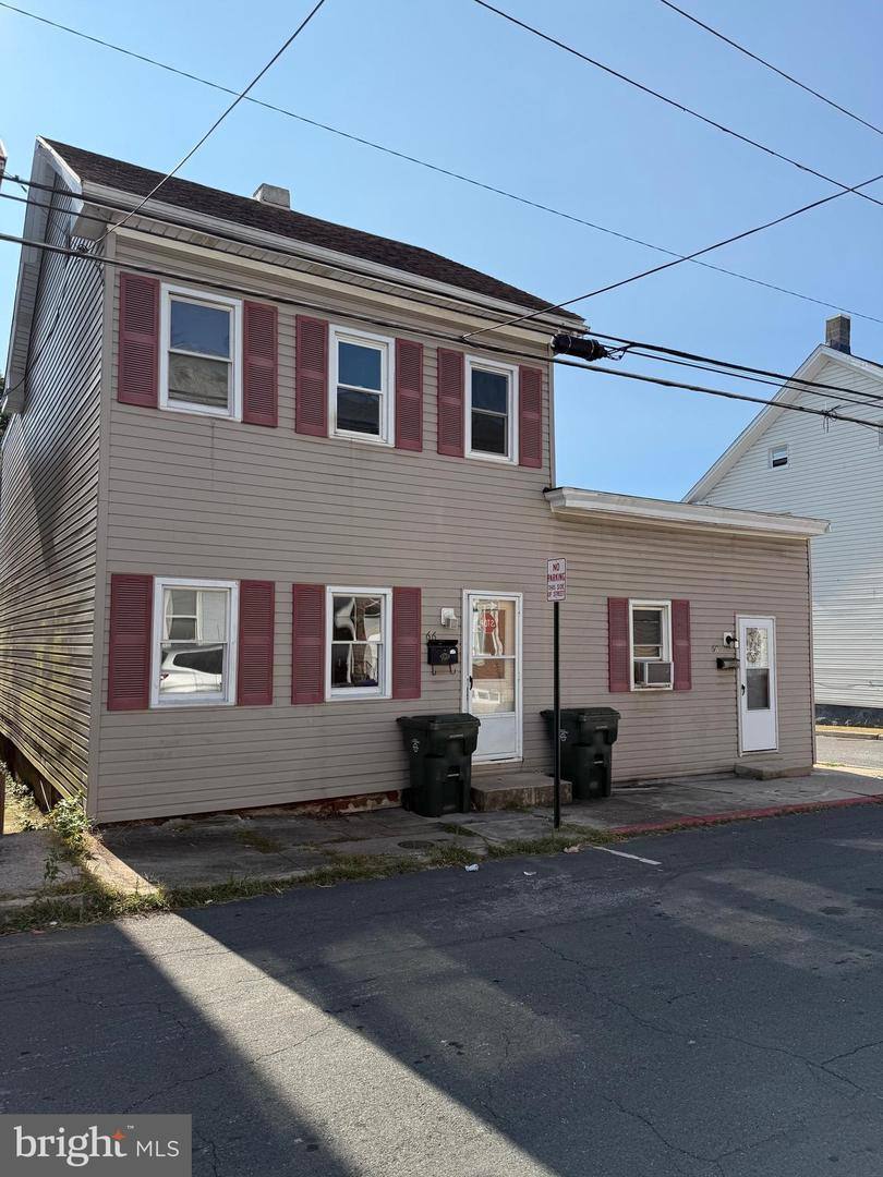 Townhouse for rent at 66 Elizabeth St, Hagerstown, MD 21740