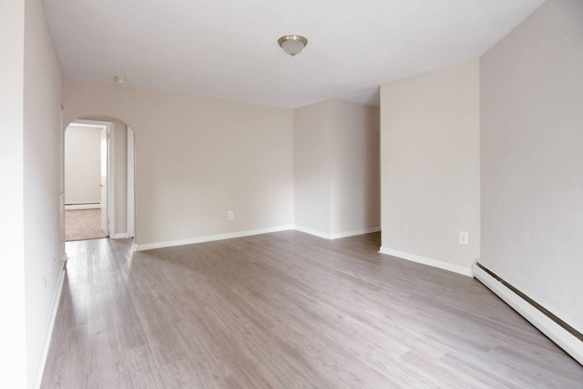 Apartment for rent at Cameo Court, 400 S Chester Pike, Glenolden, PA 19036
