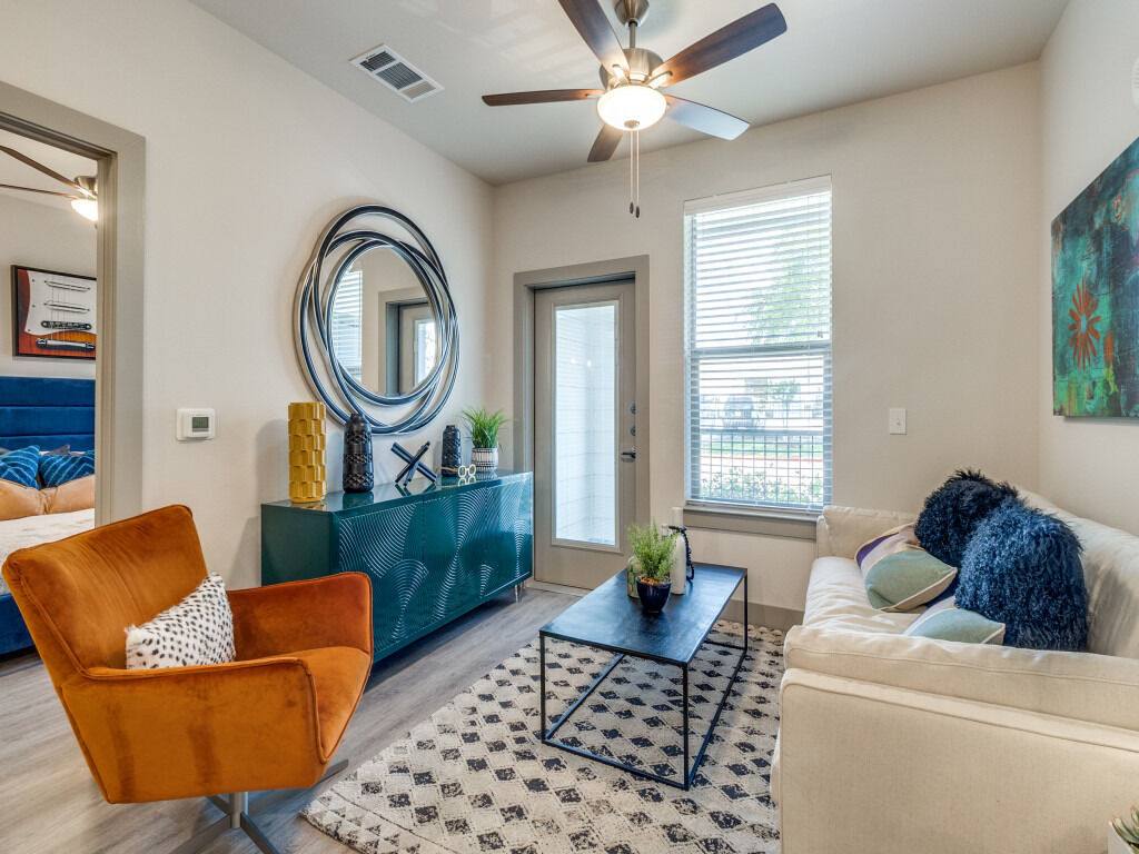 Apartment for rent at Palladium Dallas Stemmons, 2440 Southwell Rd, Dallas, TX 75229
