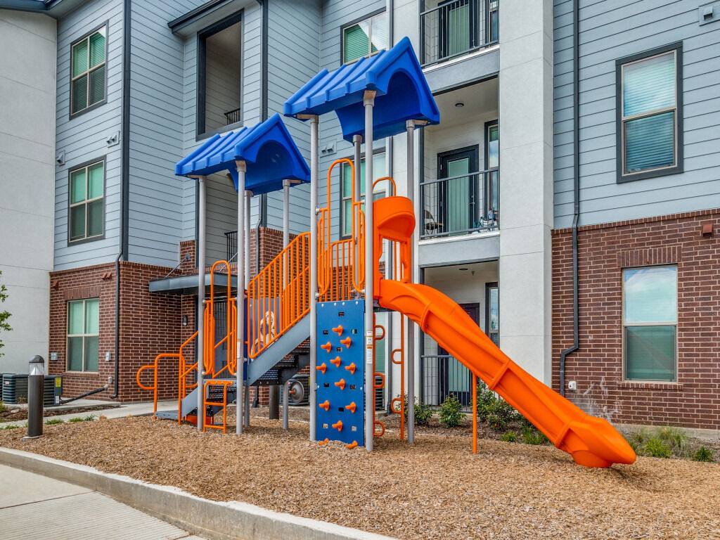Apartment for rent at Palladium Dallas Stemmons, 2440 Southwell Rd, Dallas, TX 75229