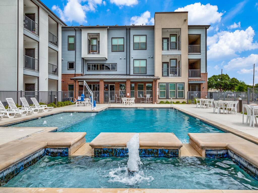 Apartment for rent at Palladium Dallas Stemmons, 2440 Southwell Rd, Dallas, TX 75229