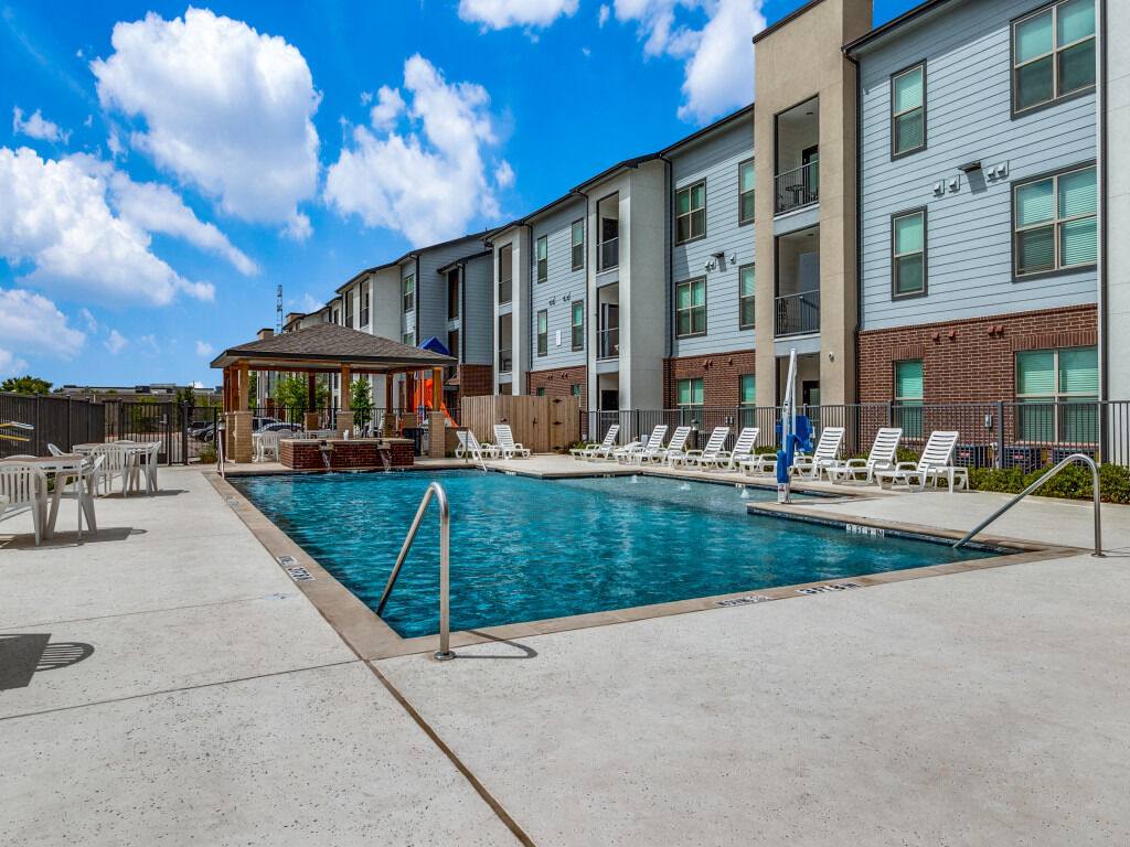Apartment for rent at Palladium Dallas Stemmons, 2440 Southwell Rd, Dallas, TX 75229