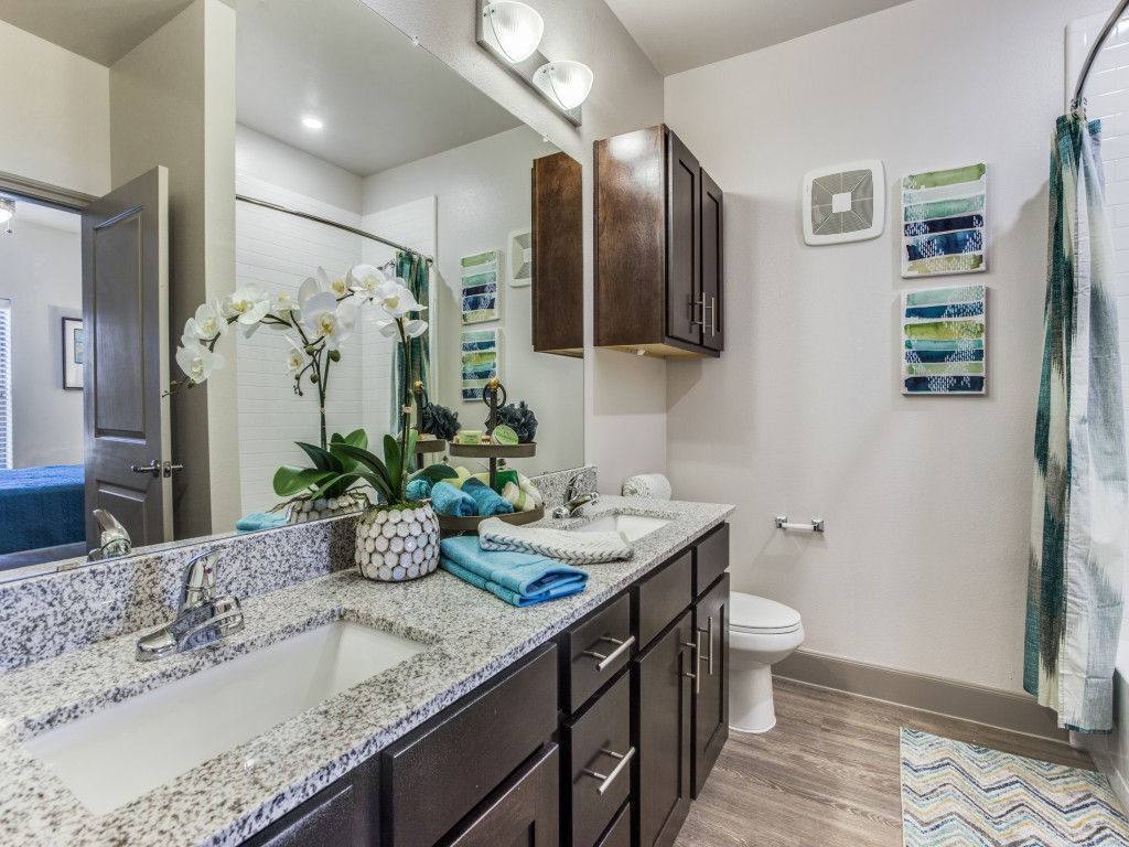 Apartment for rent at Palladium Dallas Stemmons, 2440 Southwell Rd, Dallas, TX 75229