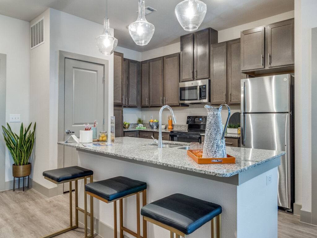 Apartment for rent at Palladium Dallas Stemmons, 2440 Southwell Rd, Dallas, TX 75229