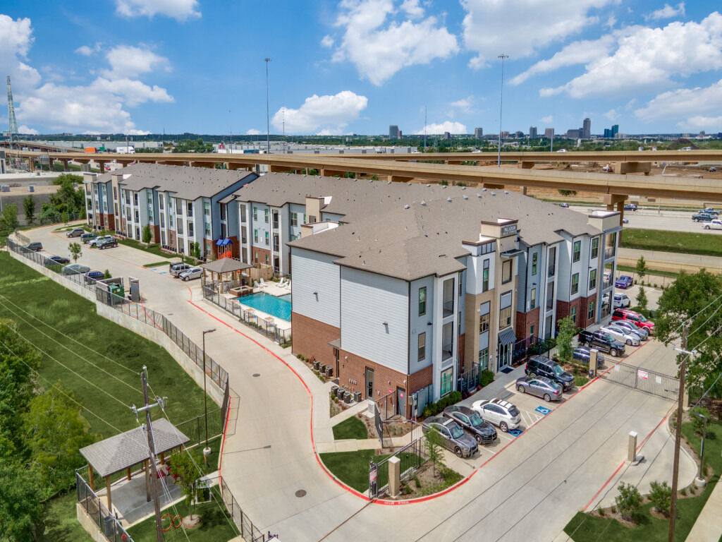 Apartment for rent at Palladium Dallas Stemmons, 2440 Southwell Rd, Dallas, TX 75229