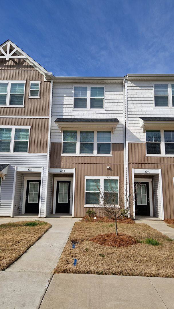 Townhouse for rent at 225 Kennerly Ave, Mooresville, NC 28115