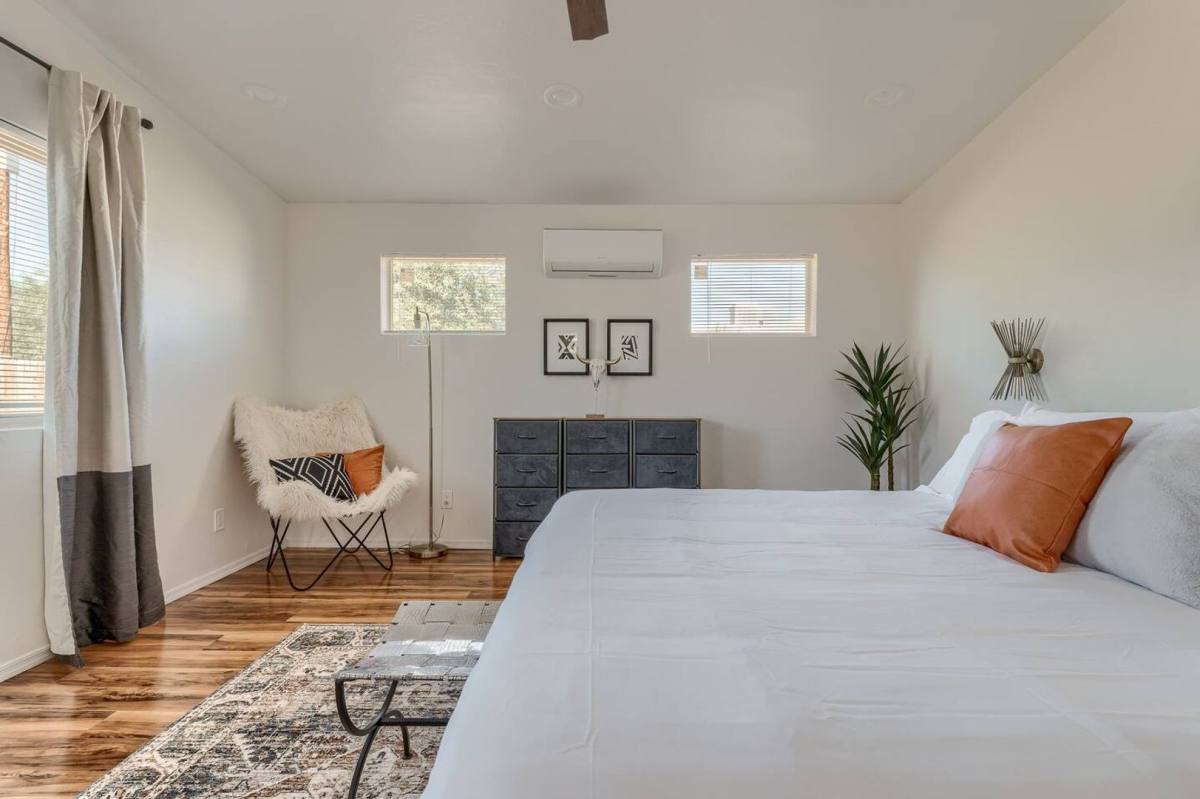 Townhouse for rent at 2201 N Los Altos Ave, Tucson, AZ 85705