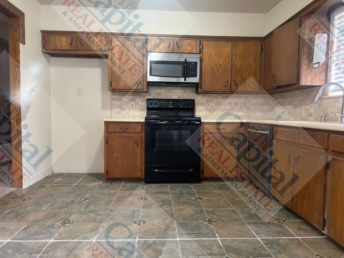House for rent at 18251 SE 29th St, Newalla, OK 74857