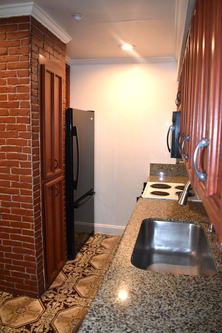 House for rent at 6241 Riverside Blvd, Sacramento, CA 95831