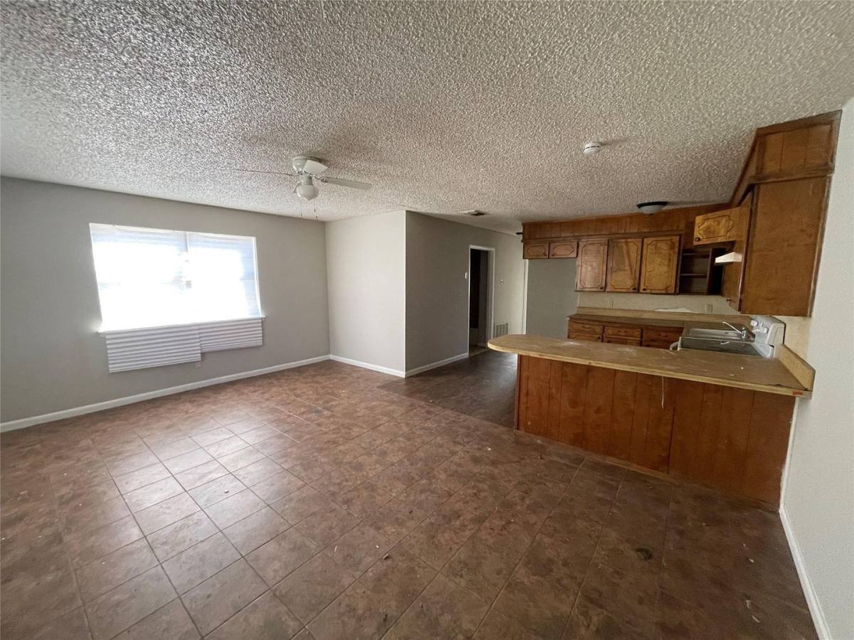 Apartment for rent at 105 Effie Lane, Weatherford, TX 76088