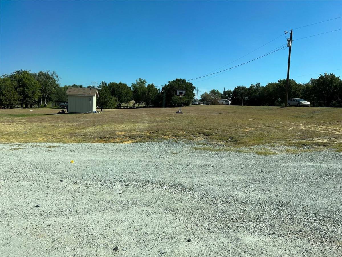 Apartment for rent at 105 Effie Lane, Weatherford, TX 76088