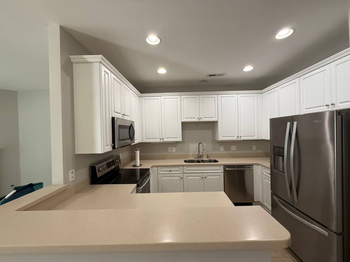 Townhouse for rent at 4101 Perinne St, Charleston, SC 29407
