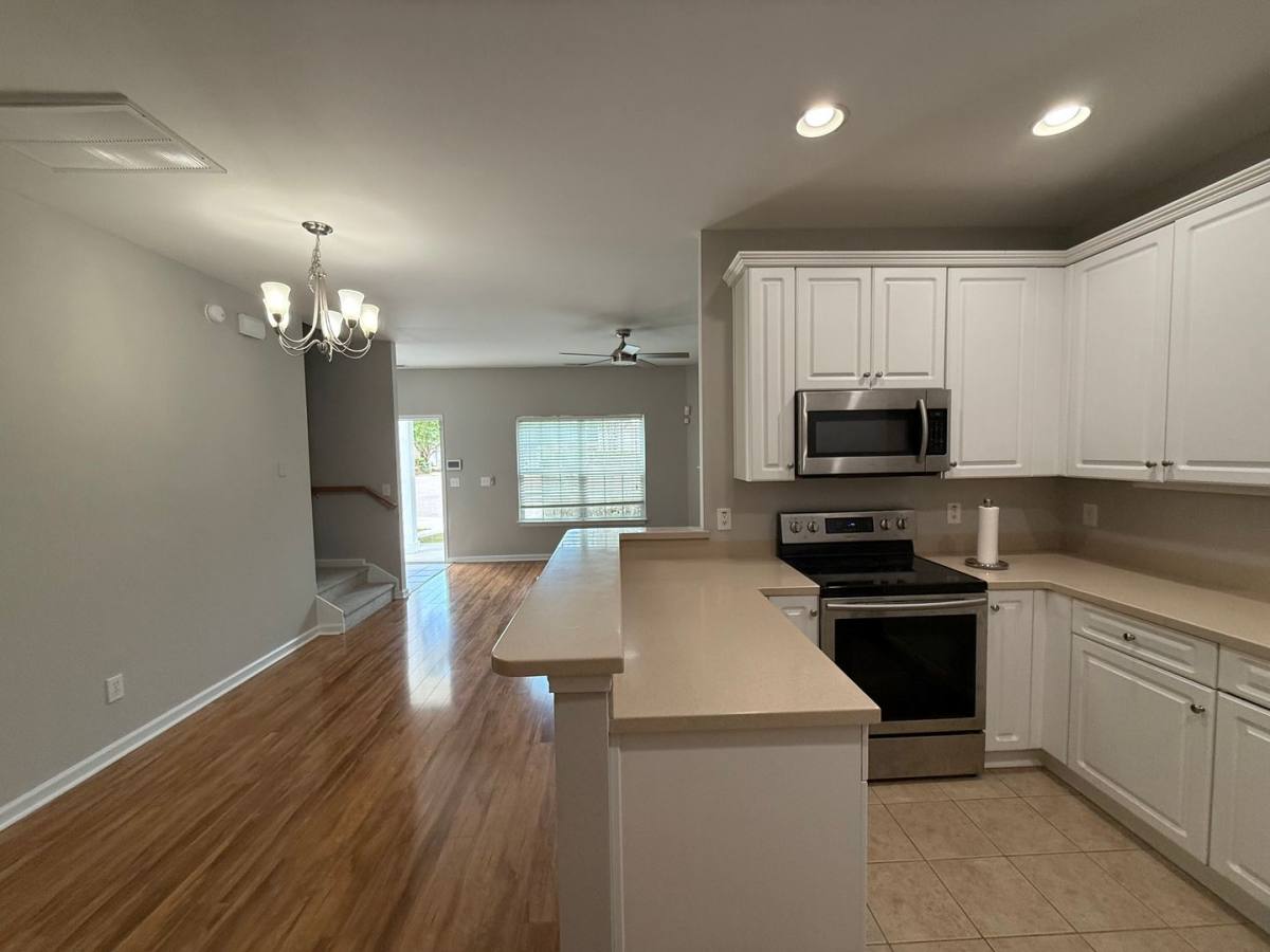 Townhouse for rent at 4101 Perinne St, Charleston, SC 29407