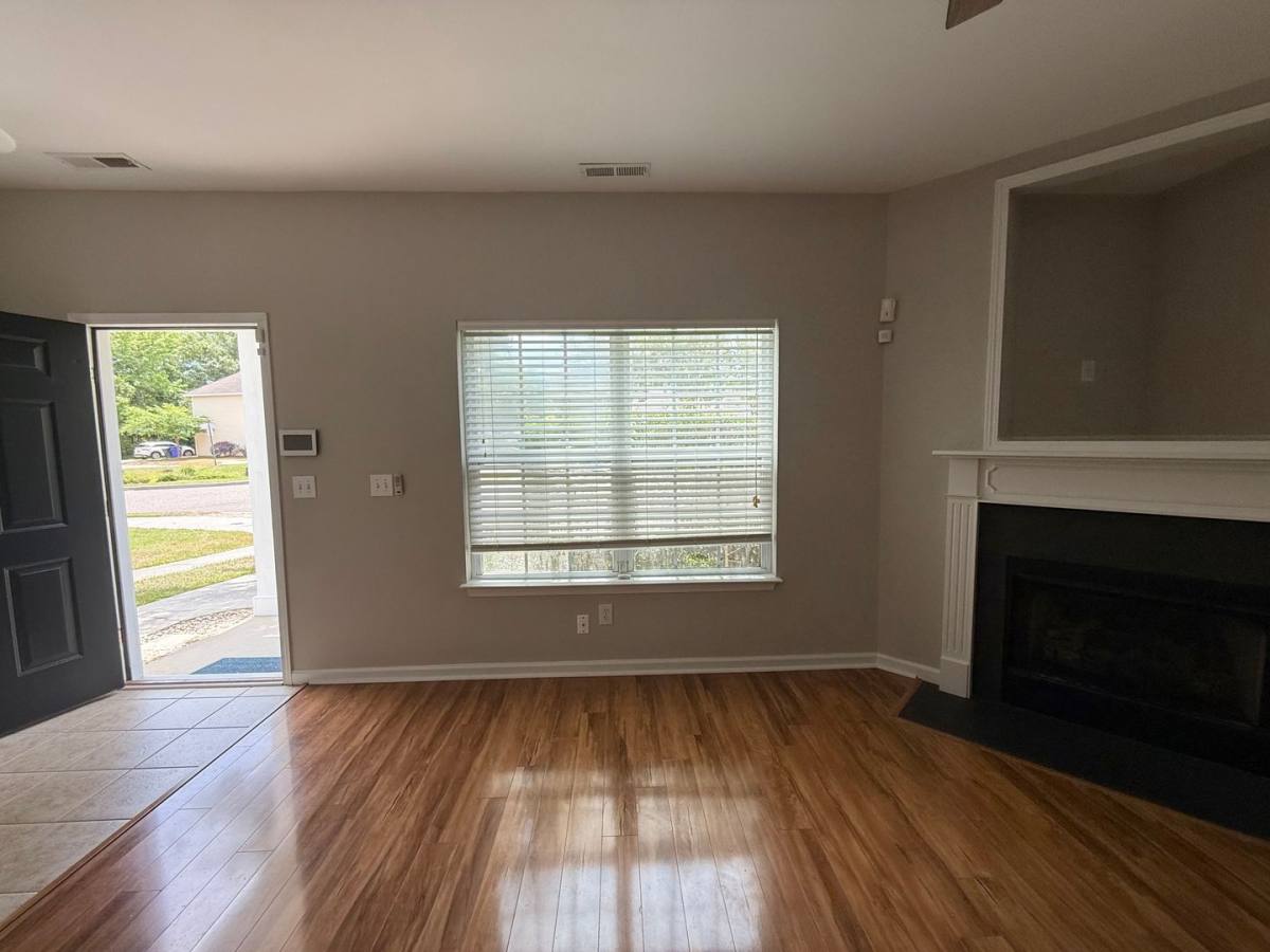Townhouse for rent at 4101 Perinne St, Charleston, SC 29407