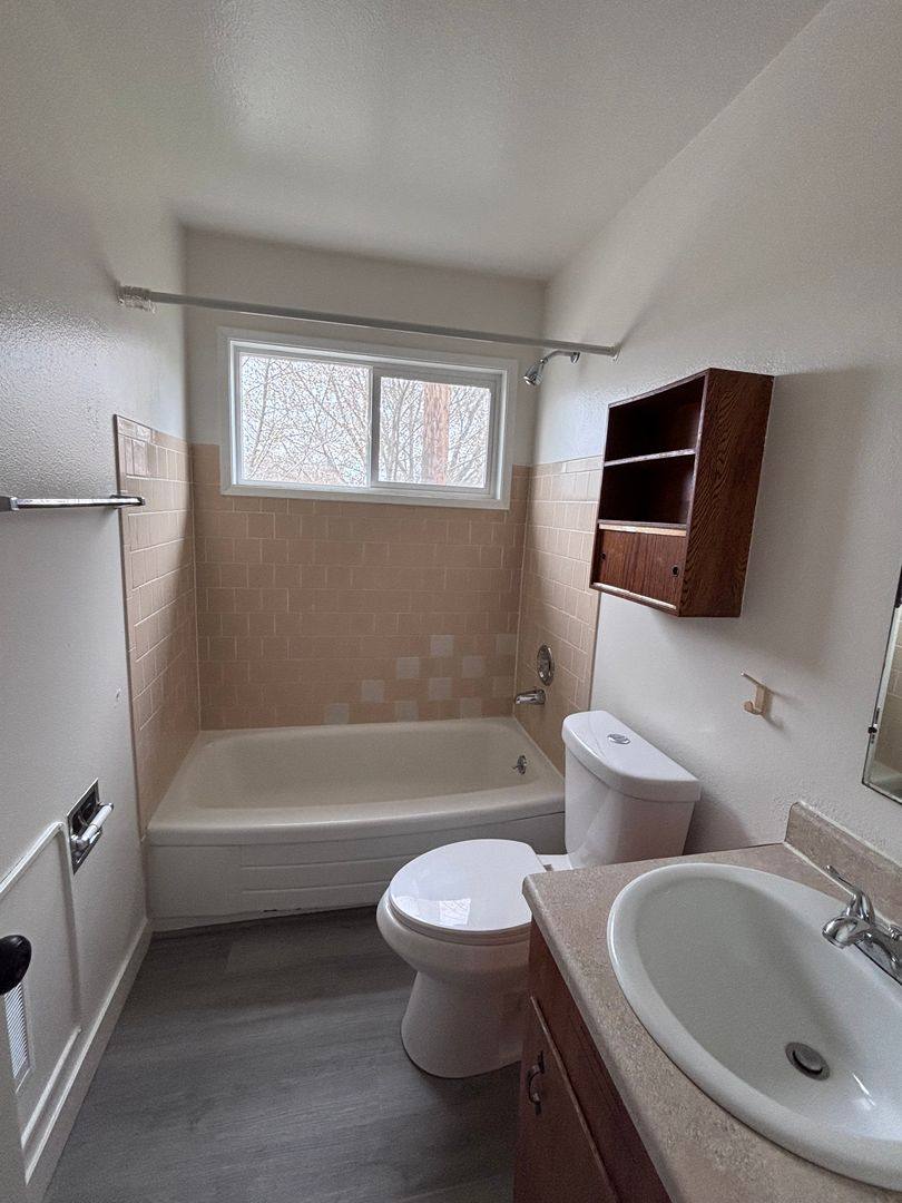 Apartment for rent at 1721 E 12th St, The Dalles, OR 97058