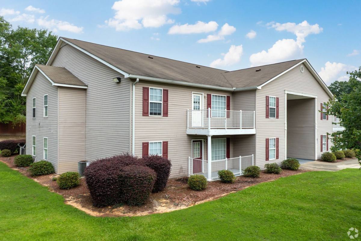 Apartment for rent at 101 Owens Lane, Barnesville, GA 30204