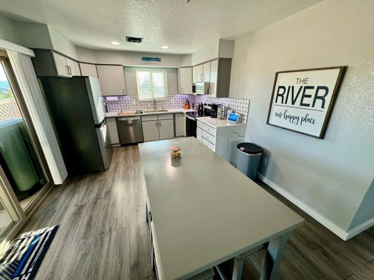 House for rent at 905 Mohican Dr, Lake Havasu City, AZ 86406
