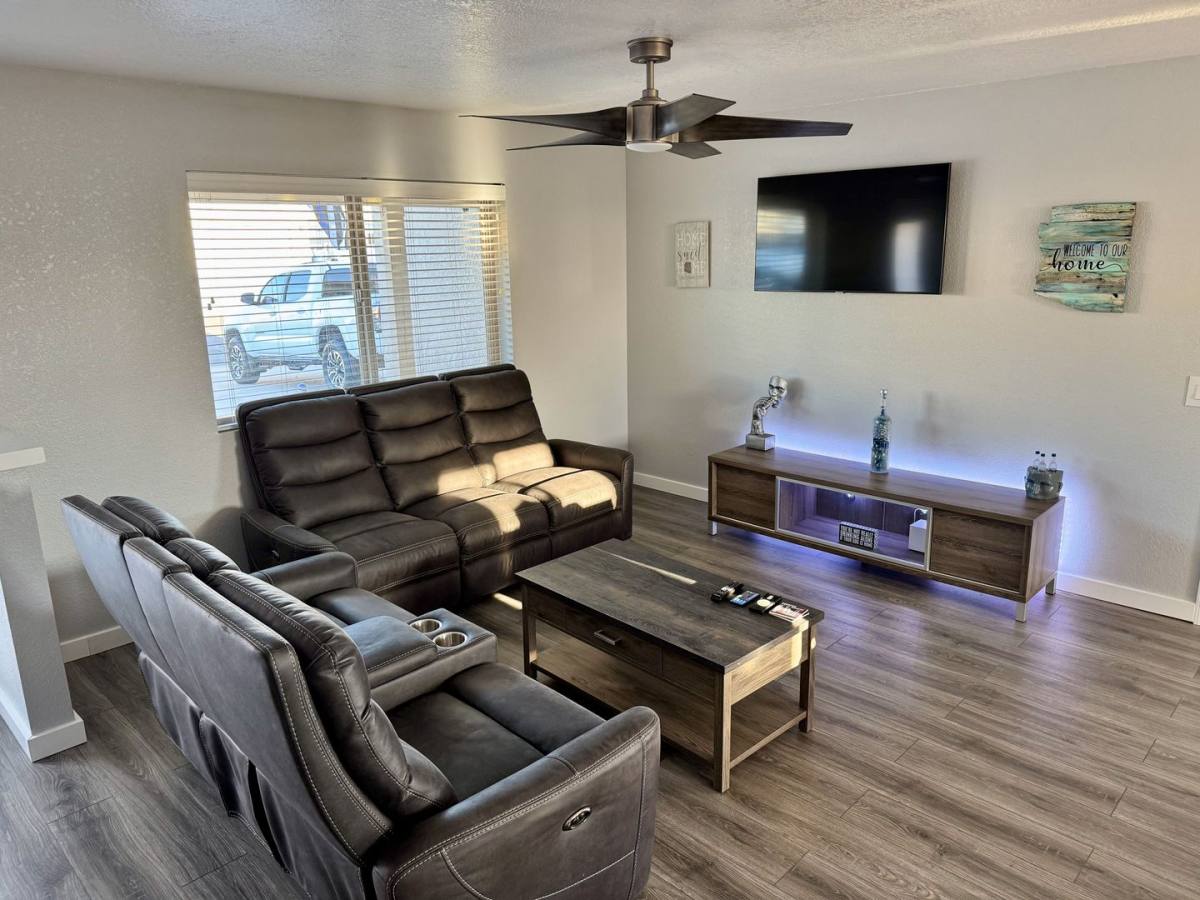 House for rent at 905 Mohican Dr, Lake Havasu City, AZ 86406