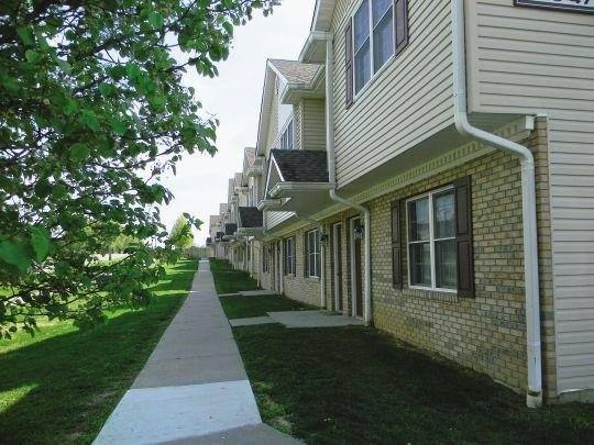 Apartment for rent at 921-927 E Grand Ave, Carbondale, IL 62901