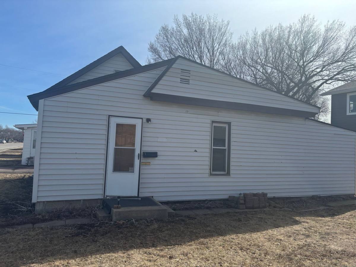 House for rent at 605 E 14th St, Sioux Falls, SD 57104