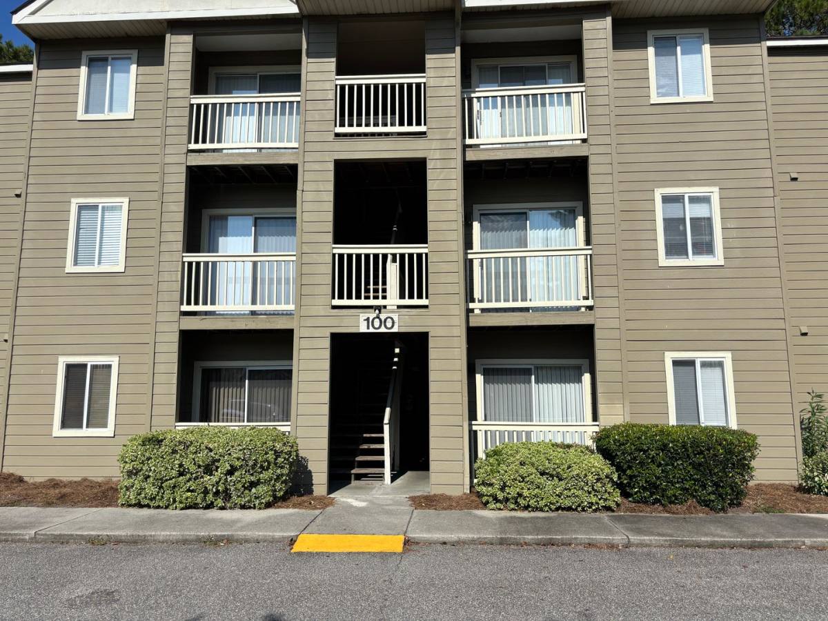 Apartment for rent at 100 Myrtle Greens Dr #G, Conway, SC 29526