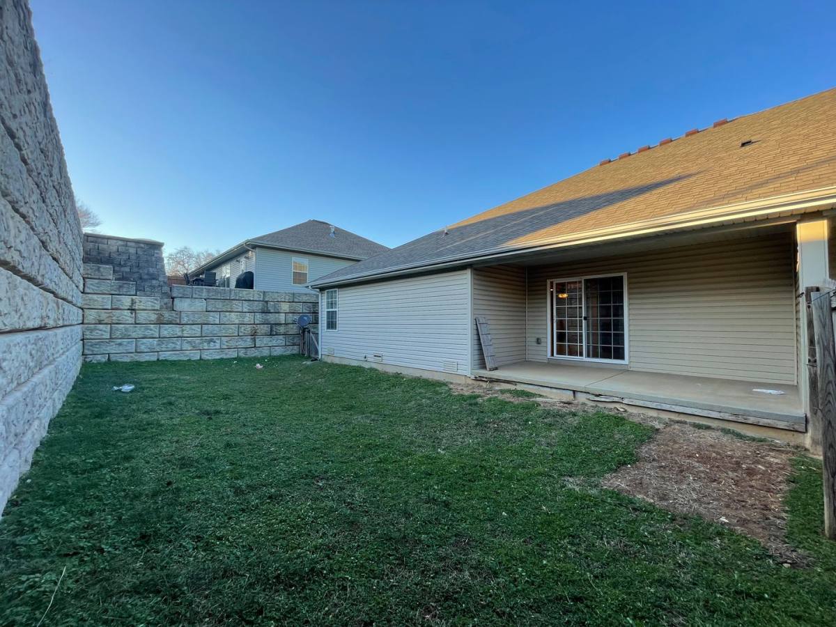 Apartment for rent at 1350-1352 W Kirkwood St, Ozark, MO 65721