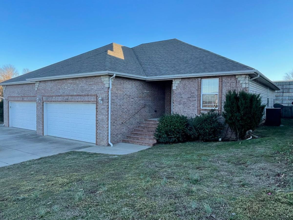 Apartment for rent at 1350-1352 W Kirkwood St, Ozark, MO 65721