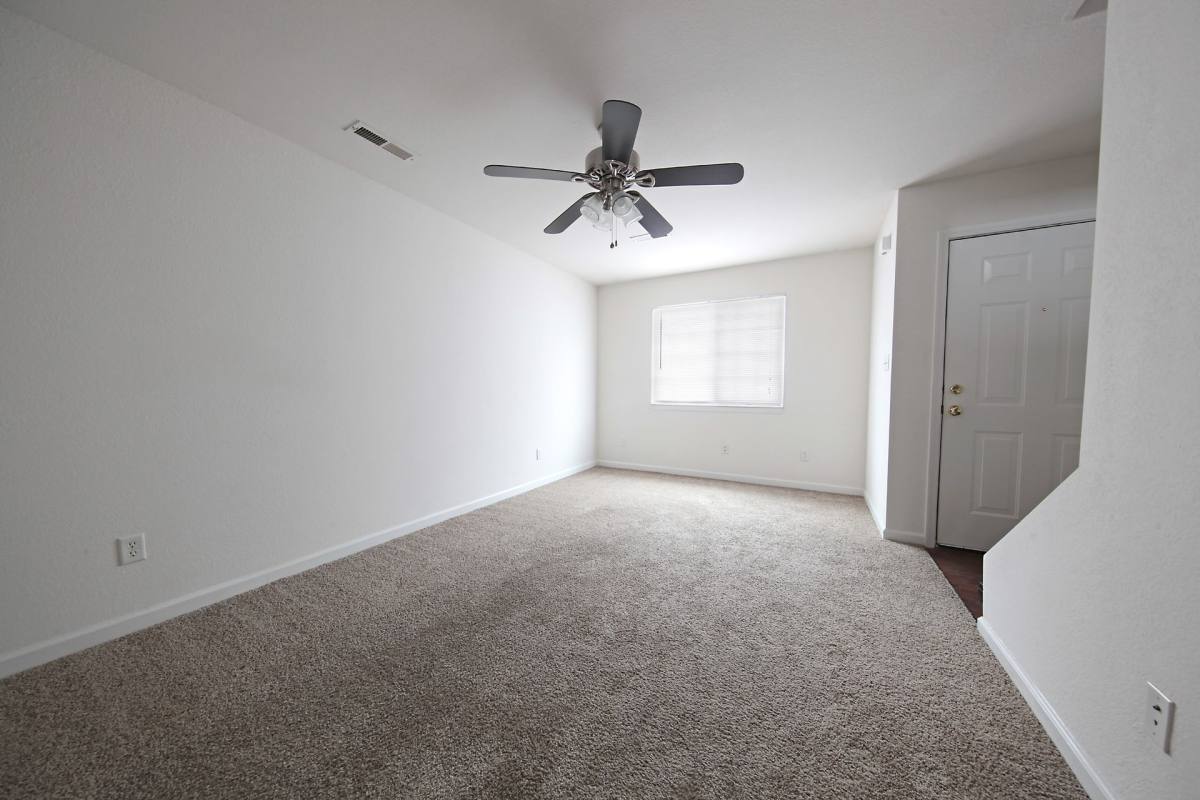 Apartment for rent at 1550 N Washington St, Farmington, MO 63640