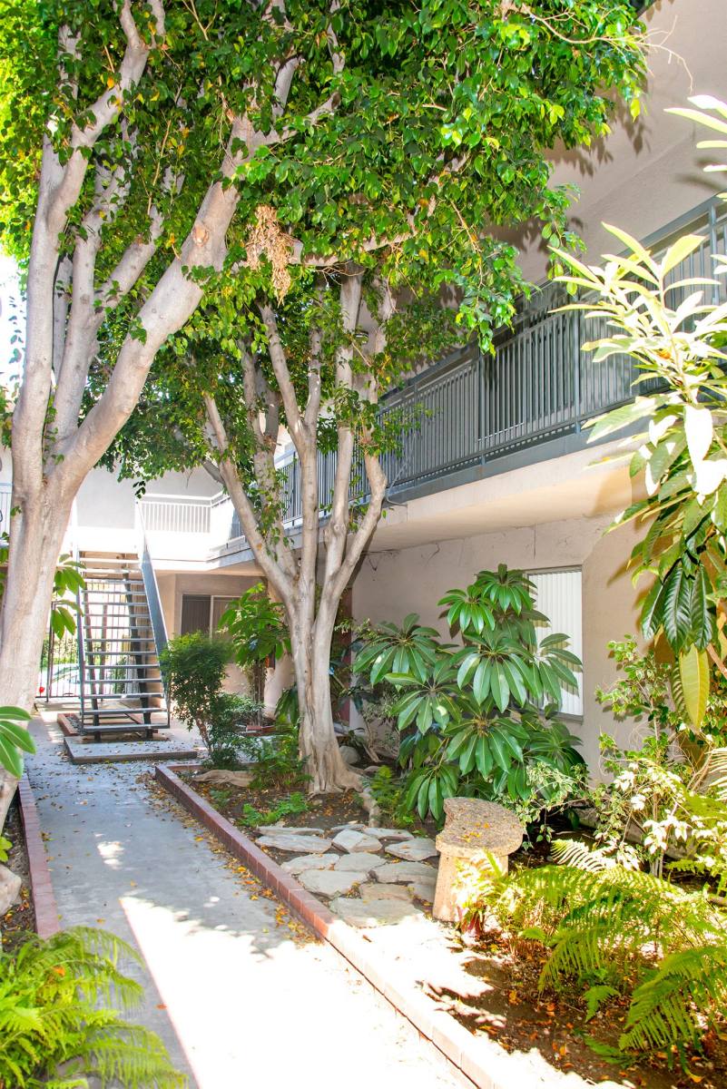 420 Burchett St, Glendale, CA 91203 - Apartment for Rent - Image 1