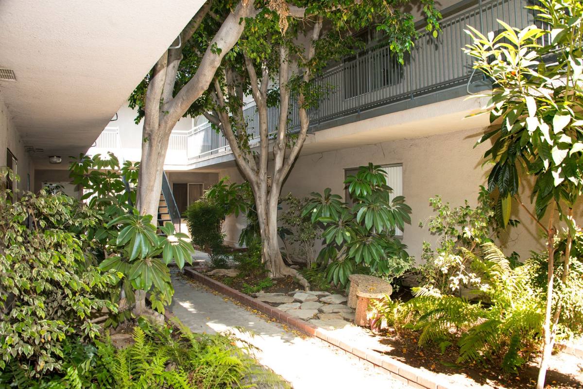 420 Burchett St, Glendale, CA 91203 - Apartment for Rent - Image 7