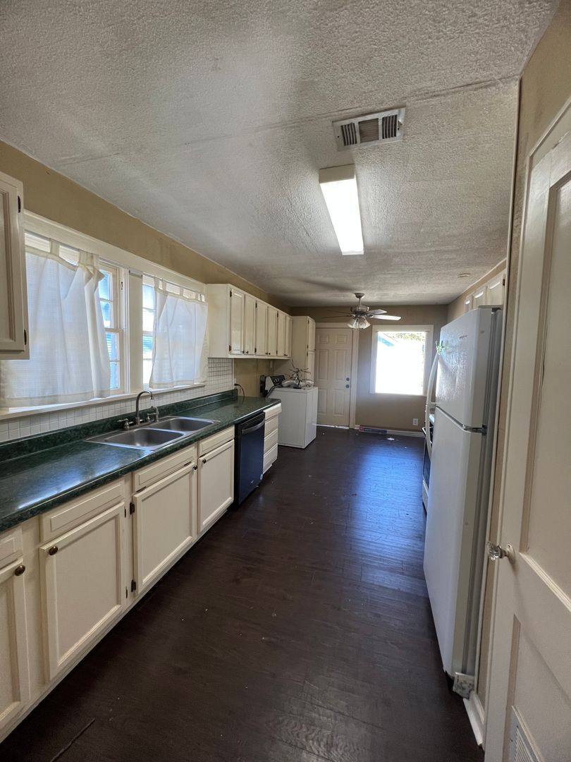 House for rent at 642 Robinson Place, Shreveport, LA 71104