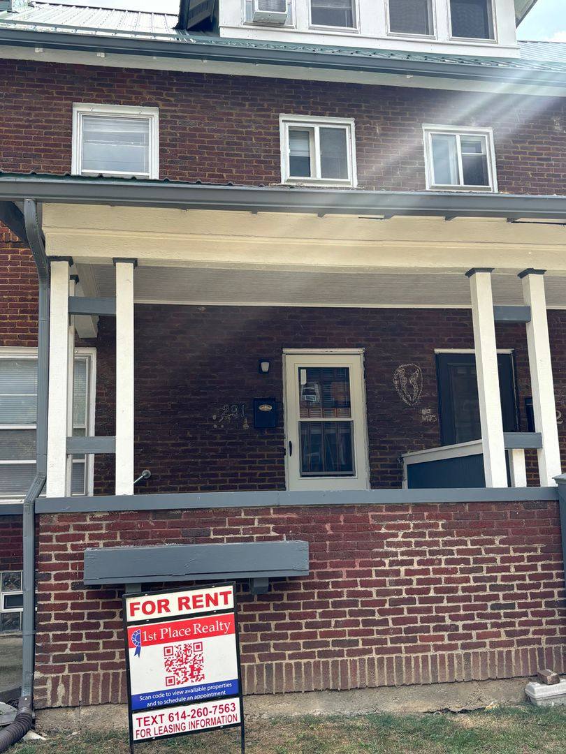 Townhouse for rent at 289-295 E 18th, Columbus, OH 43201