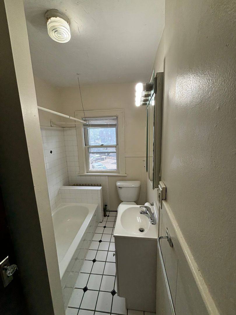 Townhouse for rent at 289-295 E 18th, Columbus, OH 43201