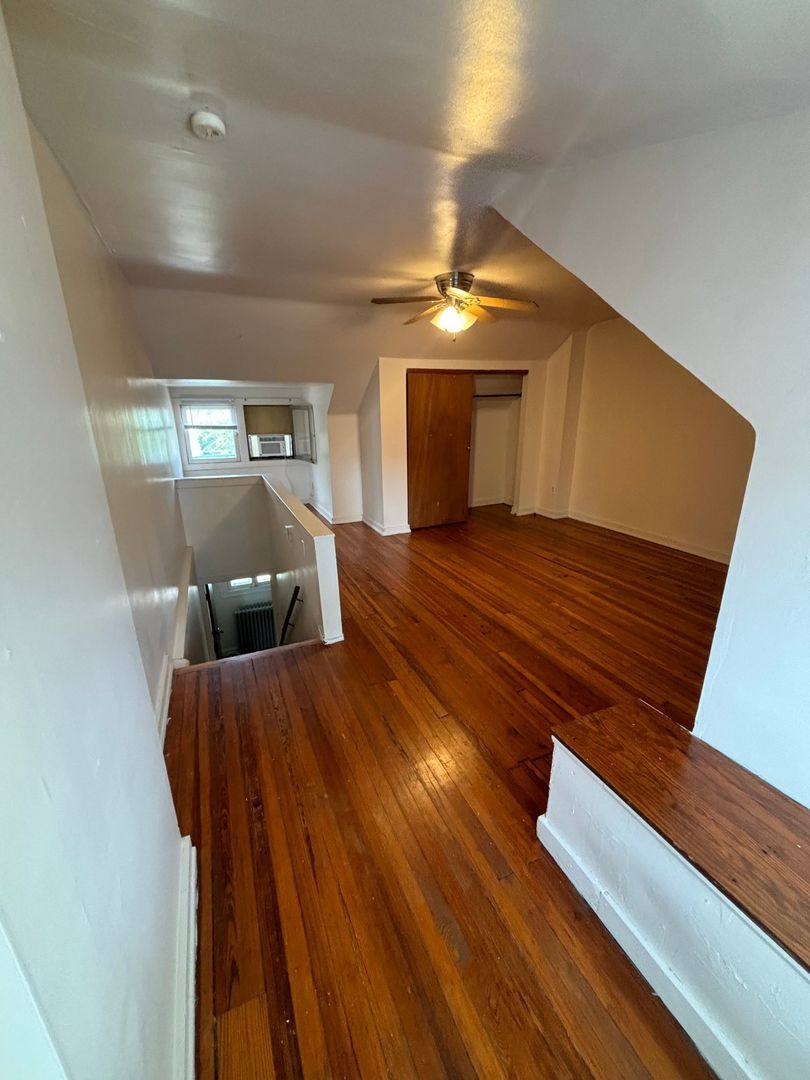 Townhouse for rent at 289-295 E 18th, Columbus, OH 43201