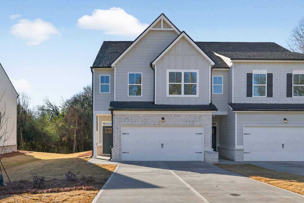 Townhouse for rent at 548 Madison St, Commerce, GA 30529