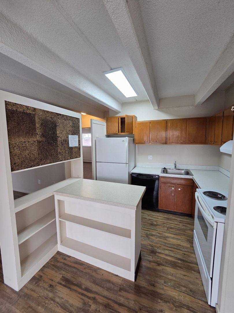 Apartment for rent at 4155 E Iowa Ave, Denver, CO 80222