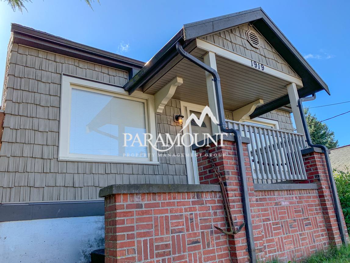 House for rent at 1919 5th St, Bremerton, WA 98337
