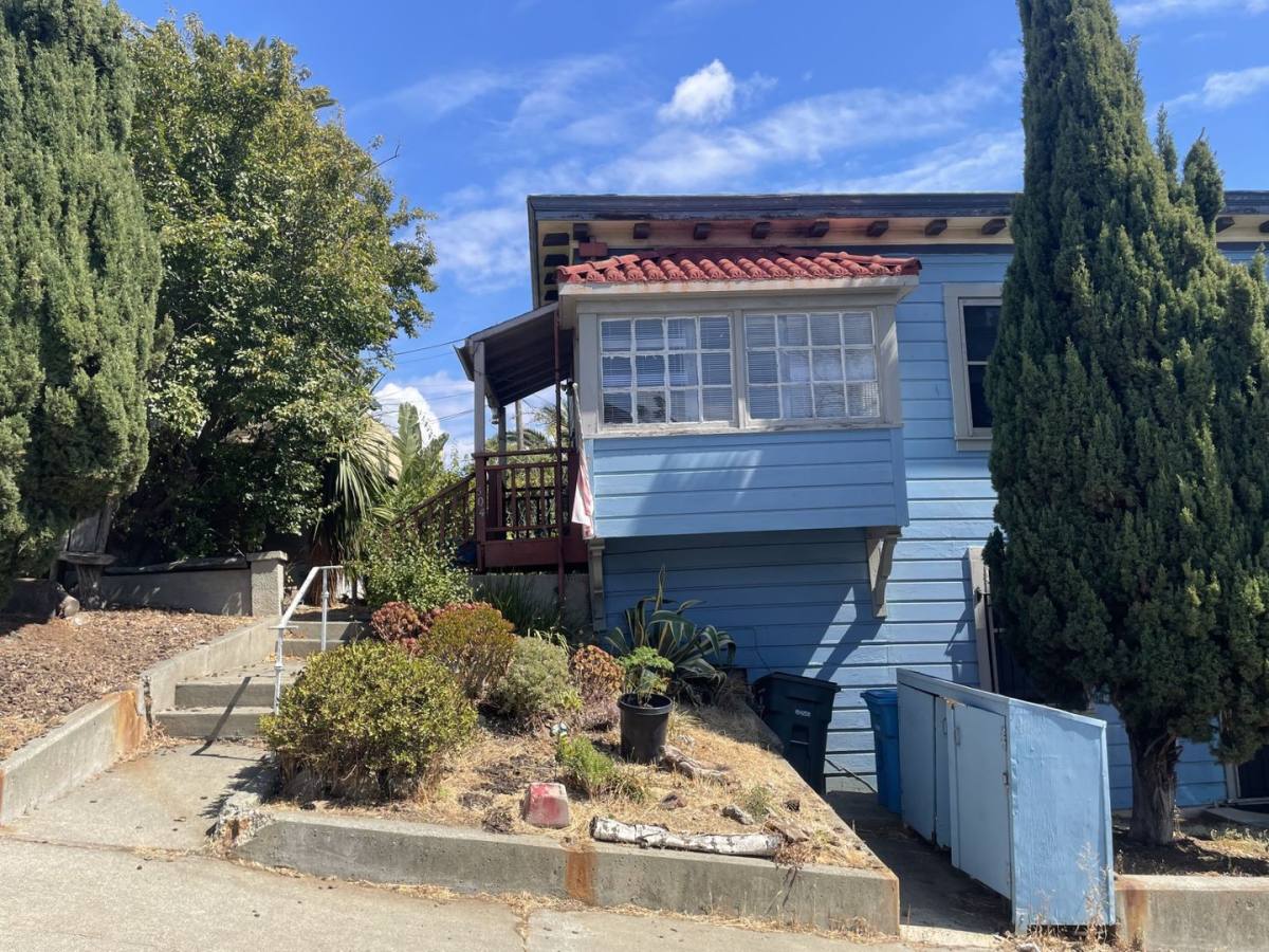 Apartment for rent at 504 Branciforte St, Vallejo, CA 94590