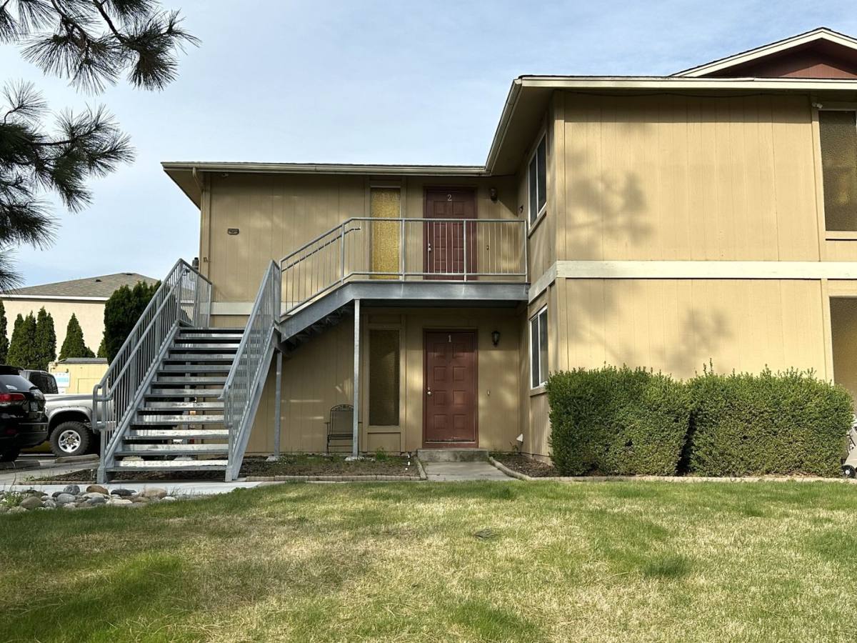 Apartment for rent at 1821 Peach Tree Lane, Richland, WA 99352