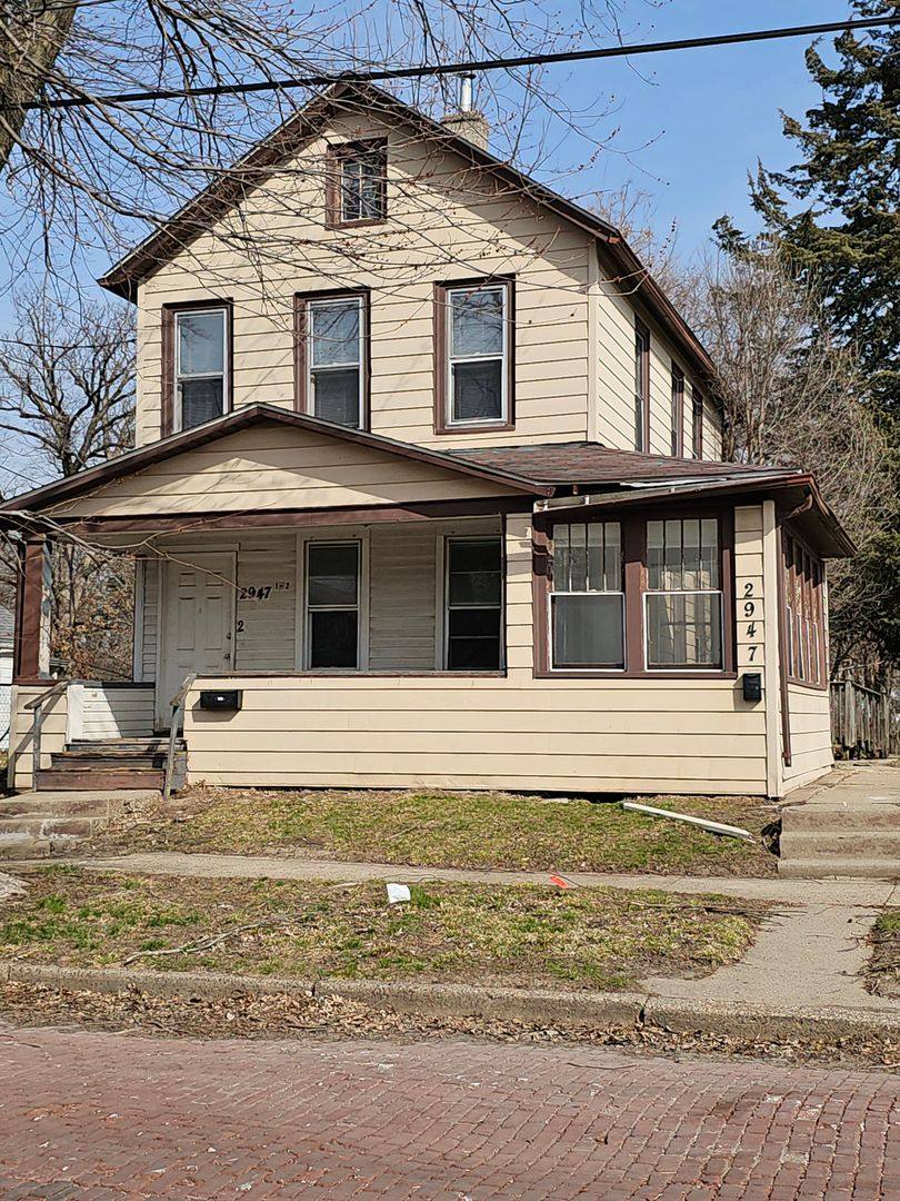 Apartment for rent at 2947 13th Ave, Rock Island, IL 61201