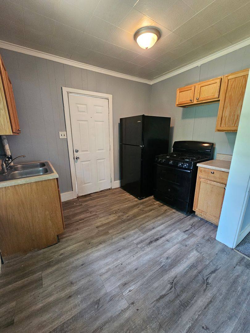 Apartment for rent at 2947 13th Ave, Rock Island, IL 61201