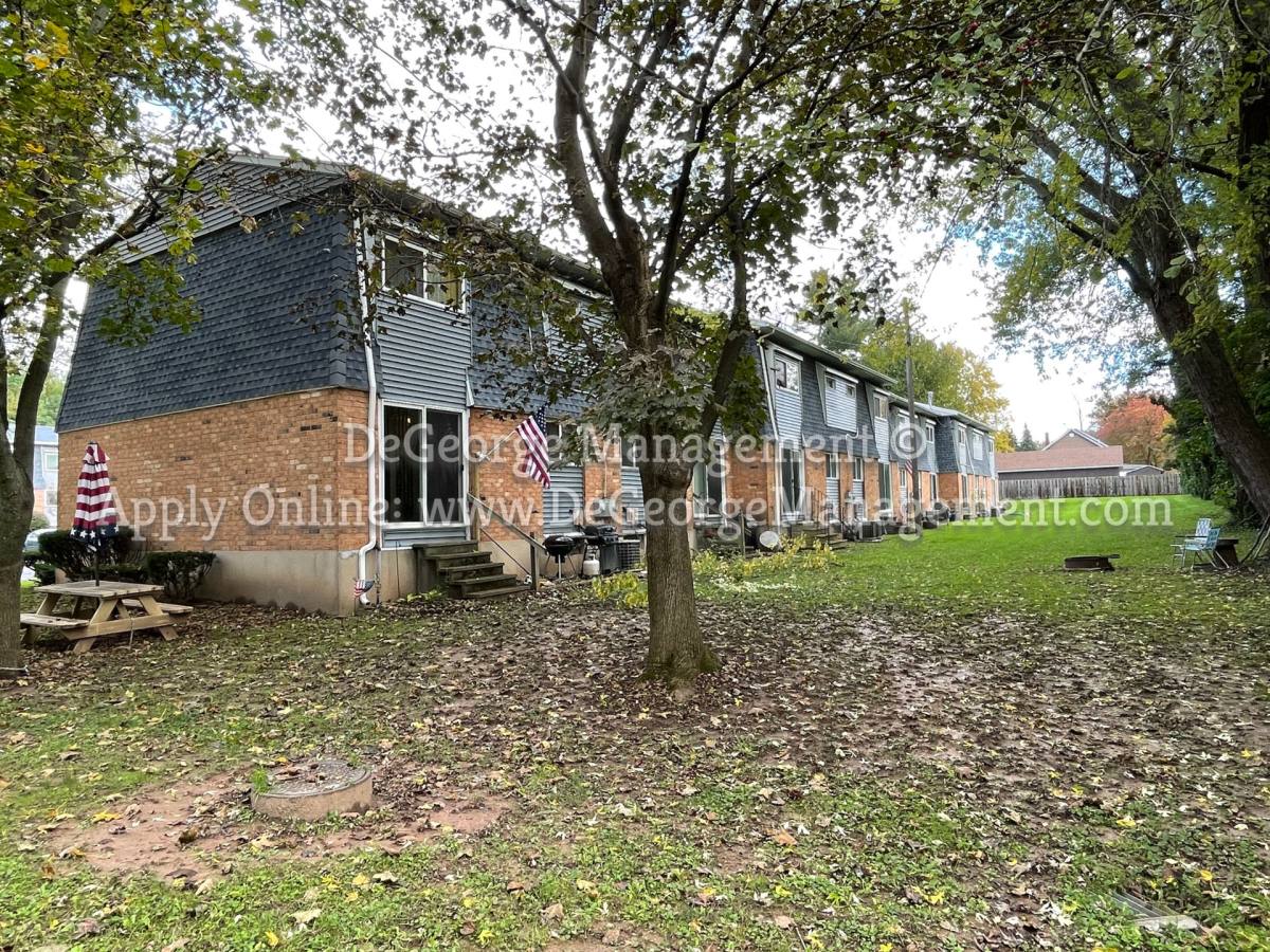 Apartment for rent at 101 W Albion St, Holley, NY 14470