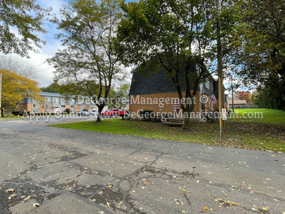 Apartment for rent at 101 W Albion St, Holley, NY 14470