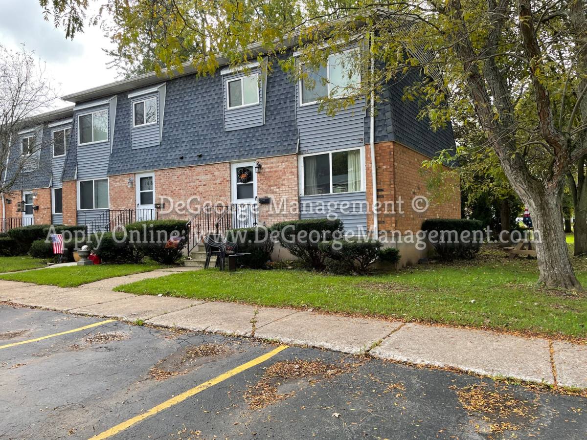 Apartment for rent at 101 W Albion St, Holley, NY 14470